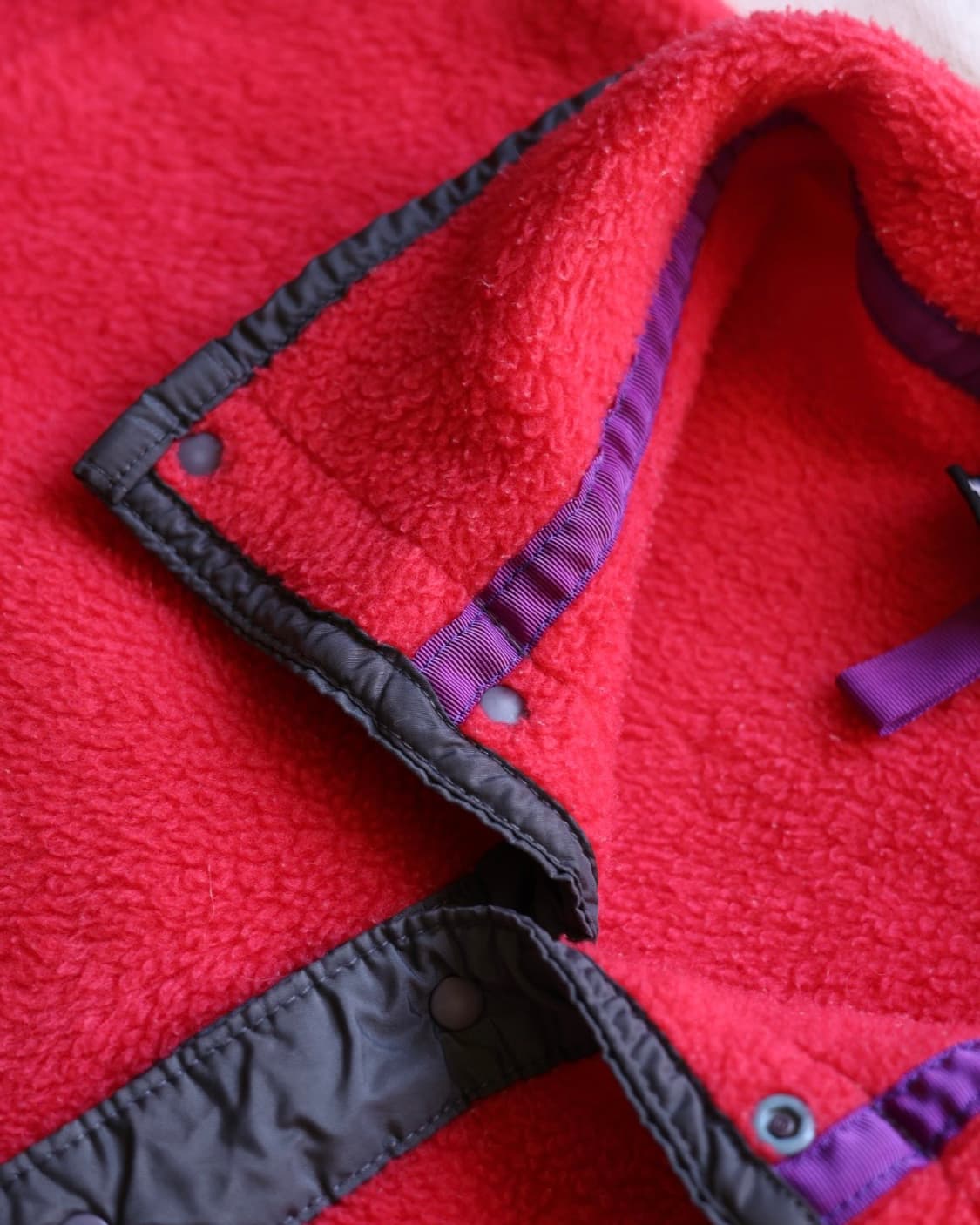 파타고니아 신칠라 90s 스냅티 플리스 (fire red) 상품이미지3