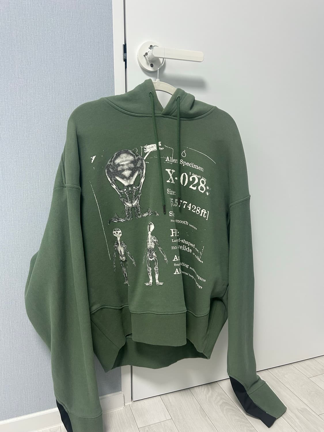 엑스톤즈 크롭 후드티 상품이미지1