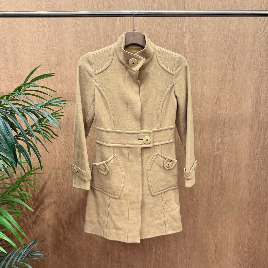 버버리 블루 라벨 울 코트 스탠드 카라 벨트 버튼 디테일 슬림핏 베이지 상품이미지1