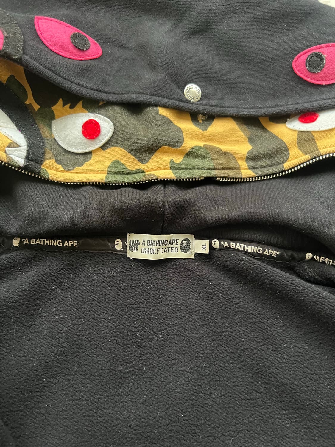 베이프 x 언디피티드 샹하이 한정 더블 샤크 후디 (BLACK / PIN 상품이미지6