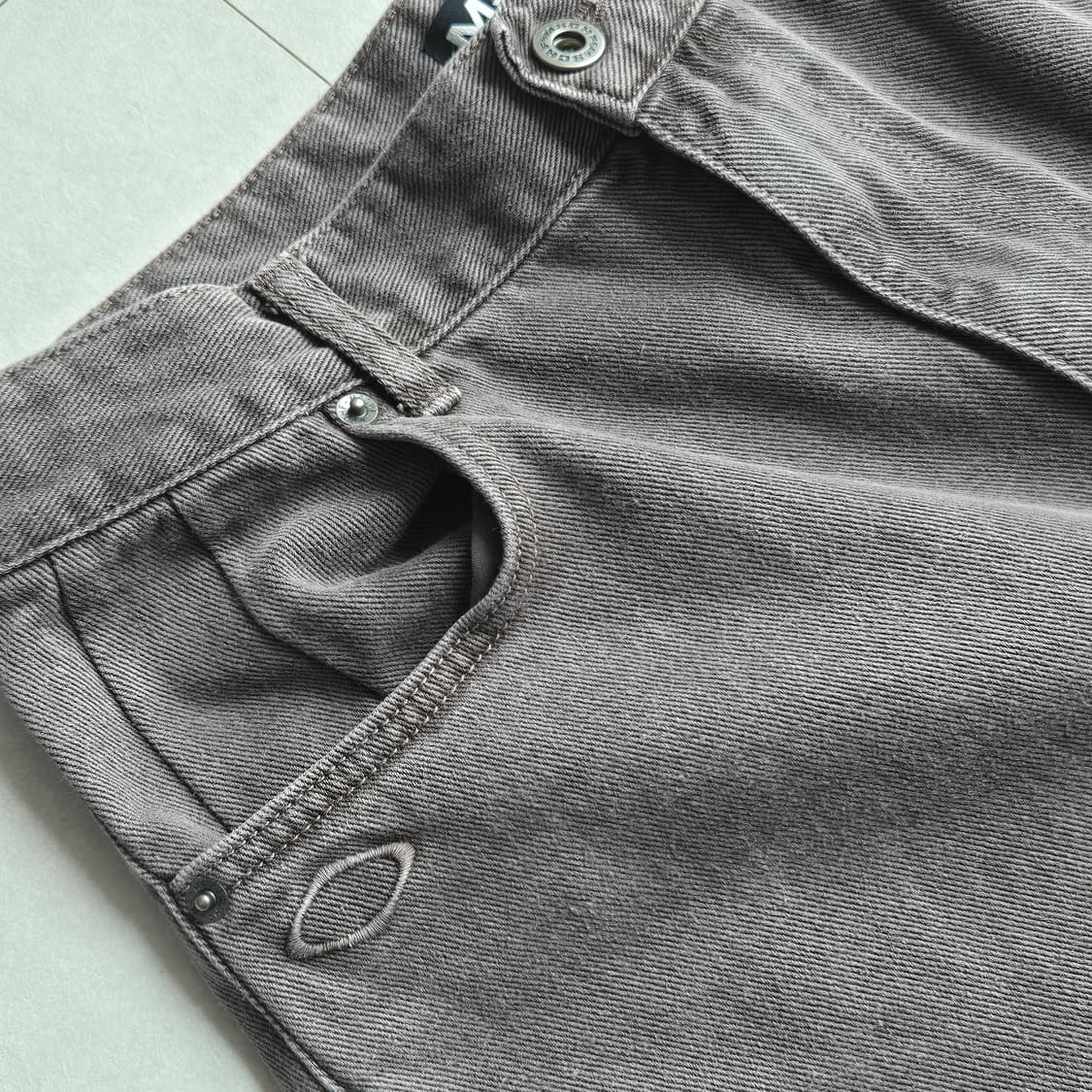 브라운 MSCHF 배기 진  상품이미지4