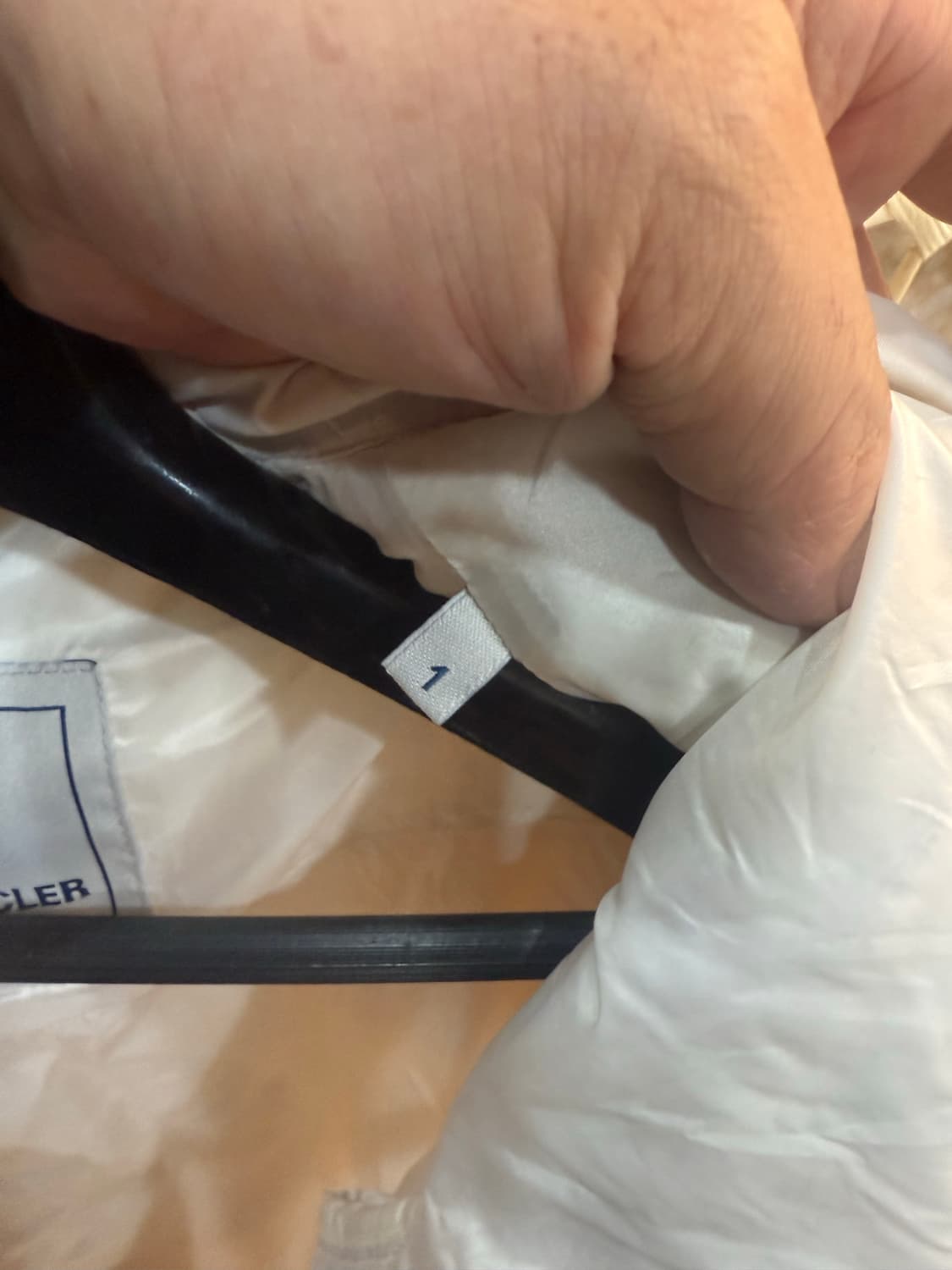 1/44-55 정품 몽클레어 경량패딩 팝니다 상품이미지4