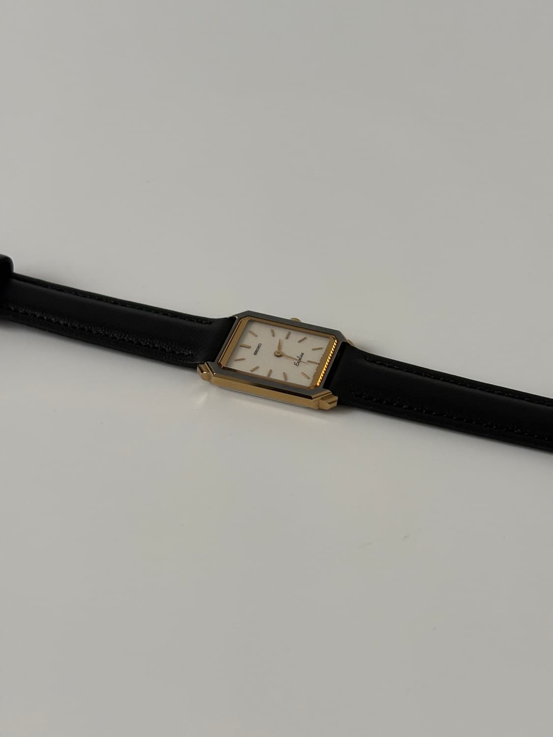 세이코 1980년대 Exceline 펄 다이얼 골드 탱크 쿼츠 여성 상품이미지6