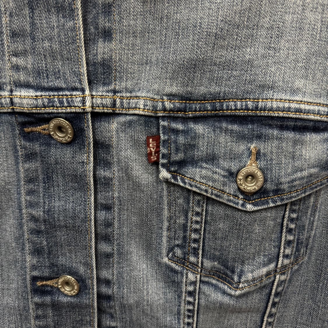 리바이스 워싱 데님 트러커 자켓 전면 스몰 포켓 포인트 중청 상품이미지5