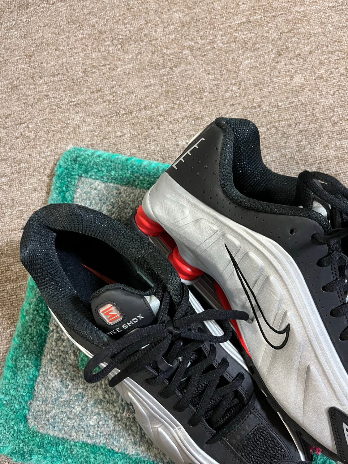 나이키 샥스 R4 운동화 사이즈 280 상품이미지5