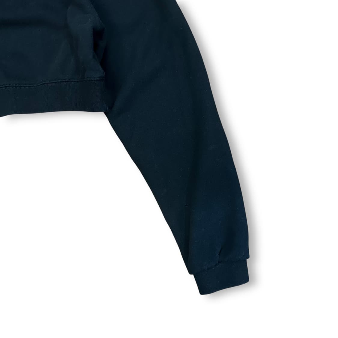 아크메드라비 크롭 맨투맨 상품이미지3