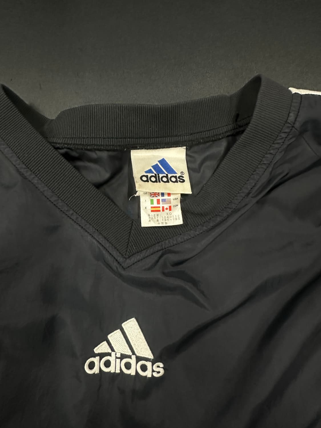 아디다스 블랙 컬러 웜업 브이넥 바람막이 긴팔티 상품이미지6