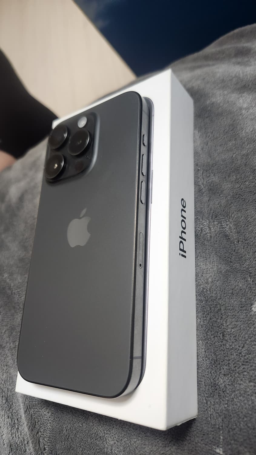 아이폰 15프로 블랙 128기가 상품이미지3