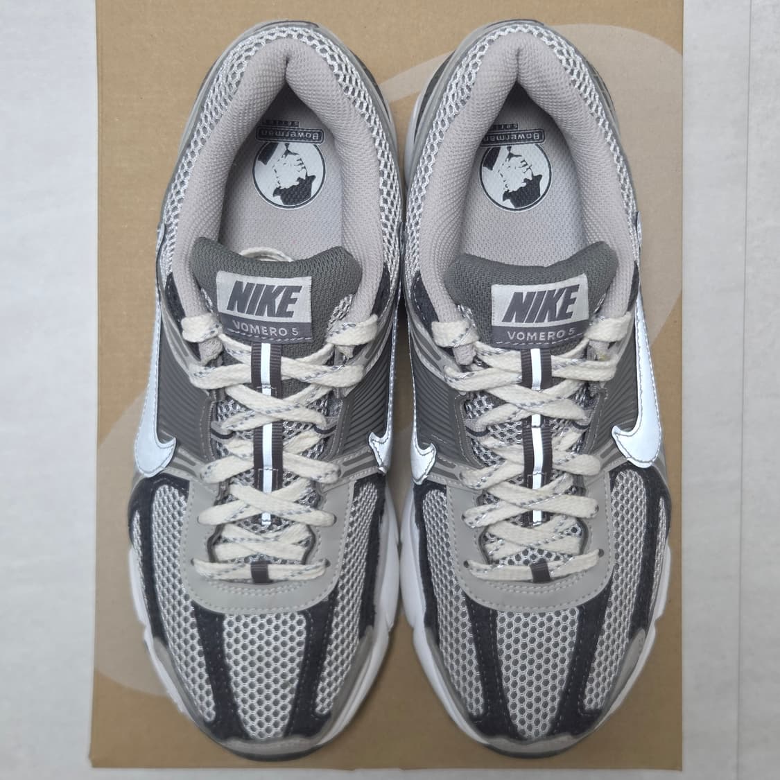 나이키 줌 보메로 5 프리미엄 아이언 오어 FD0791-012 상품이미지4