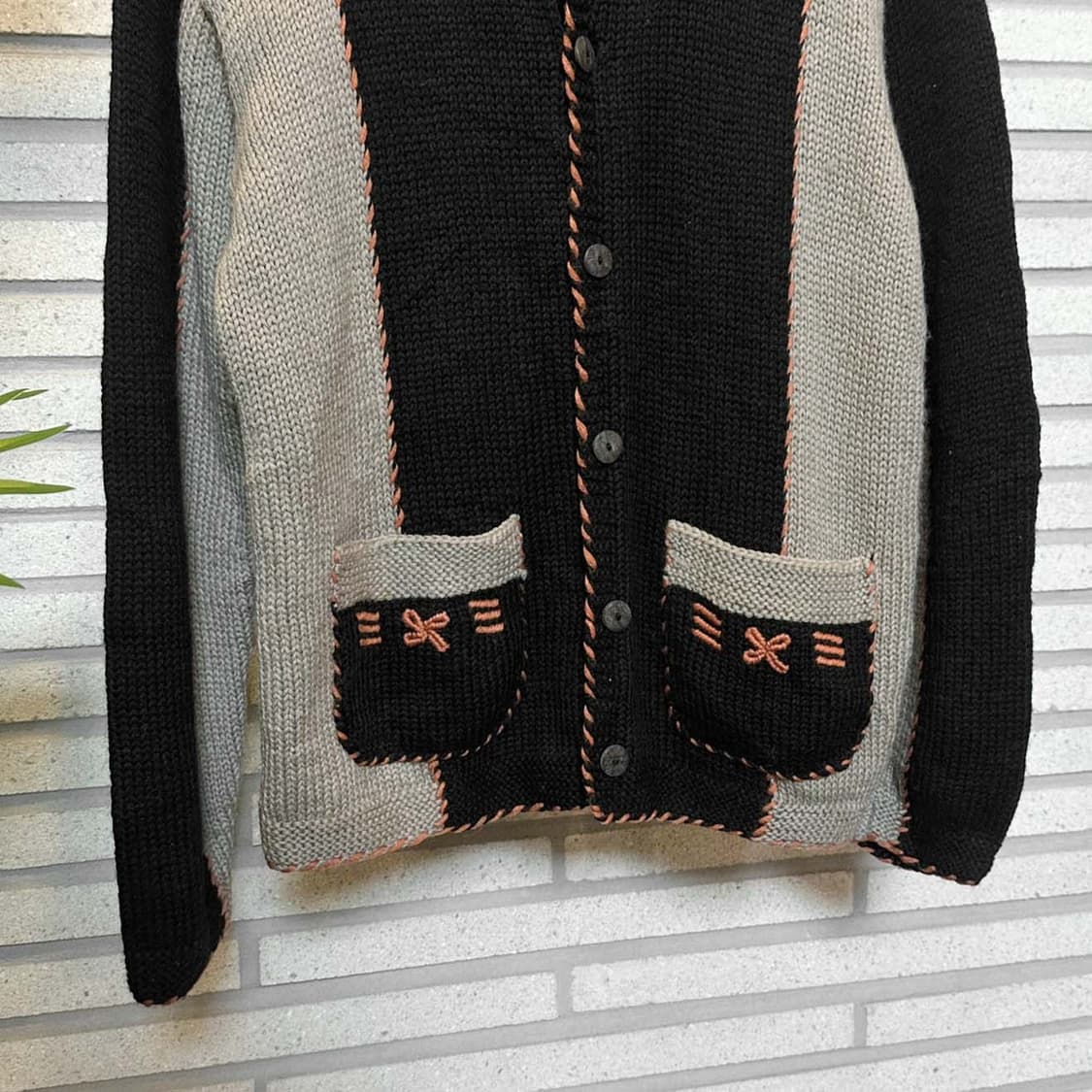 JPN VINTAGE 니트 가디건 카라넥 투포켓 스티치 디테일 블랙 상품이미지5