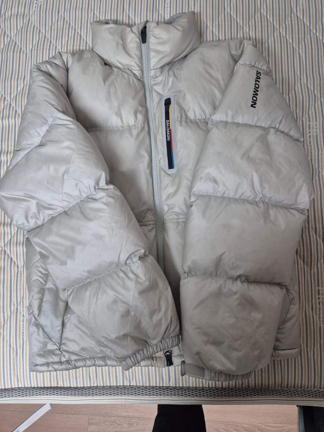살로몬 컨투어 자켓 패딩 라이트 그레이 M 상품이미지2