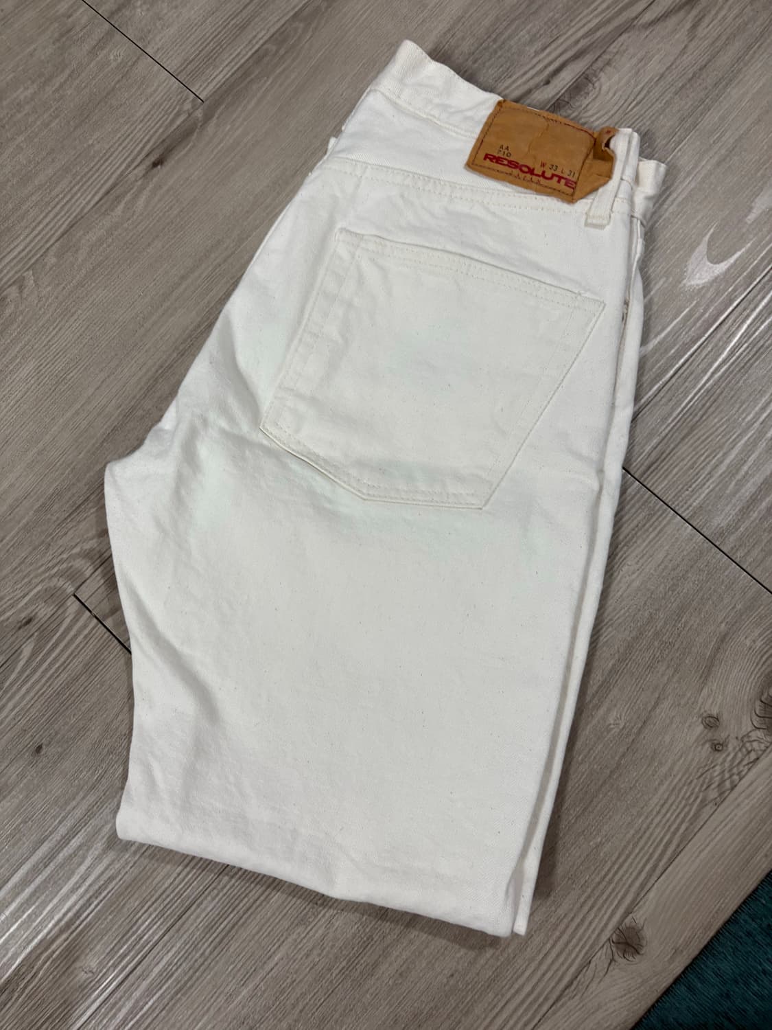 레졸루트 710 화이트 33x31 상품이미지1