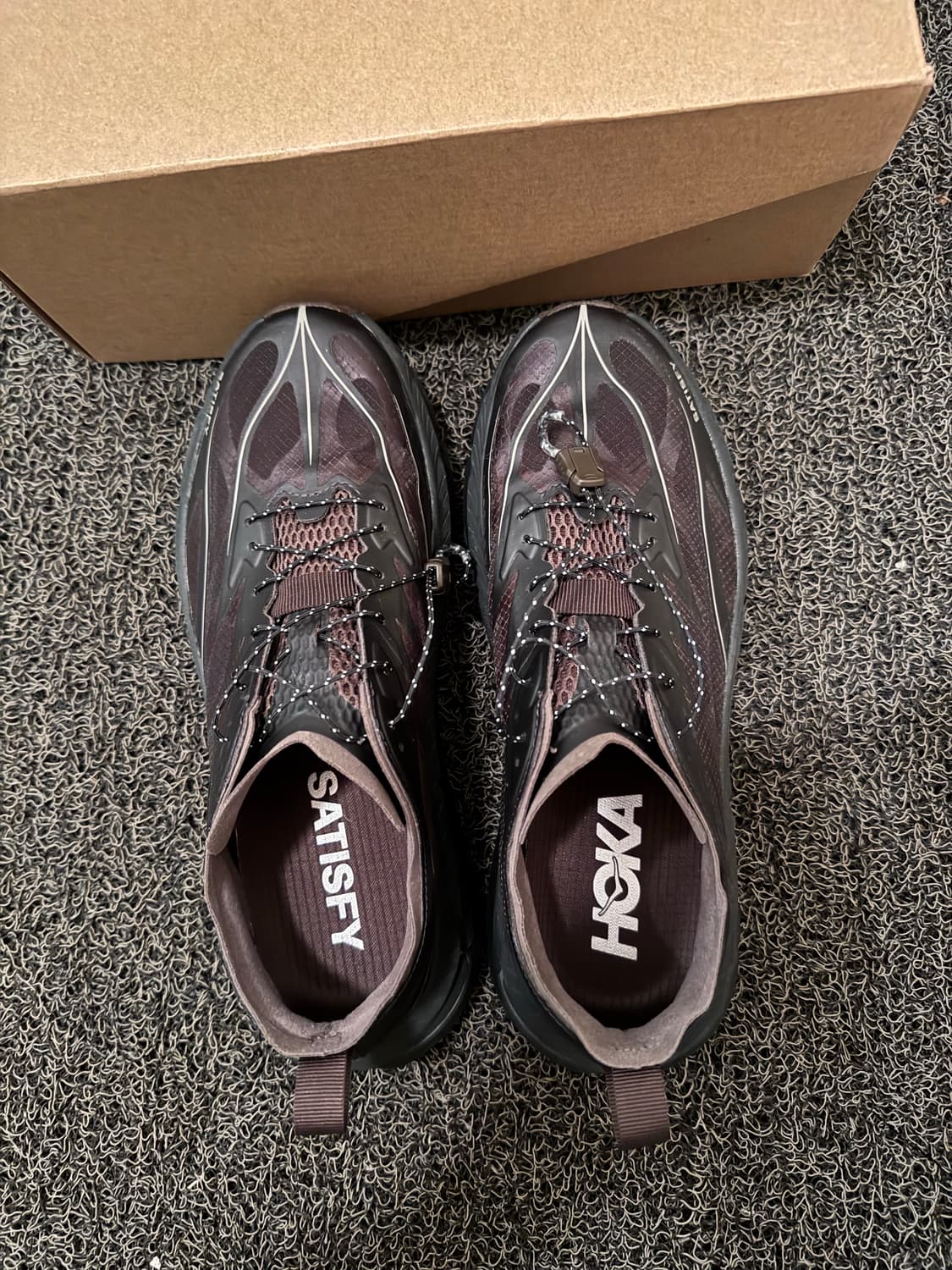 호카 x 새티스파이 마파테 스피드 4 라이트 커피 상품이미지3