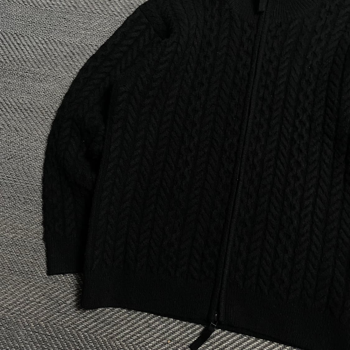 LOGAN 투웨이 하이넥 미니멀 케이블 꽈배기 니트 집업 블랙o 5320 상품이미지3