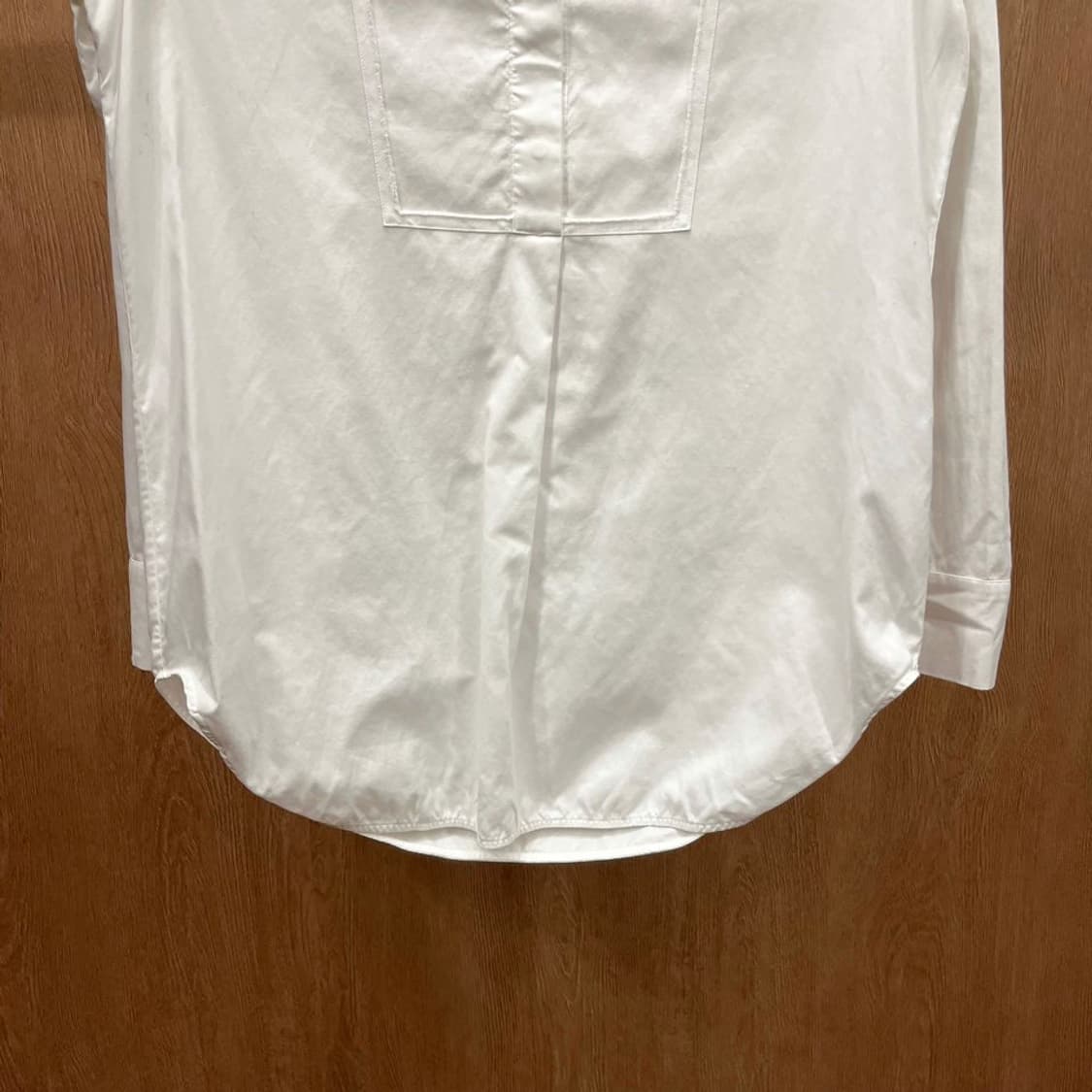 코스 코튼 셔츠 헨리넥 버튼 클로징 스퀘어 라인 절개 디테일 화이트 상품이미지5