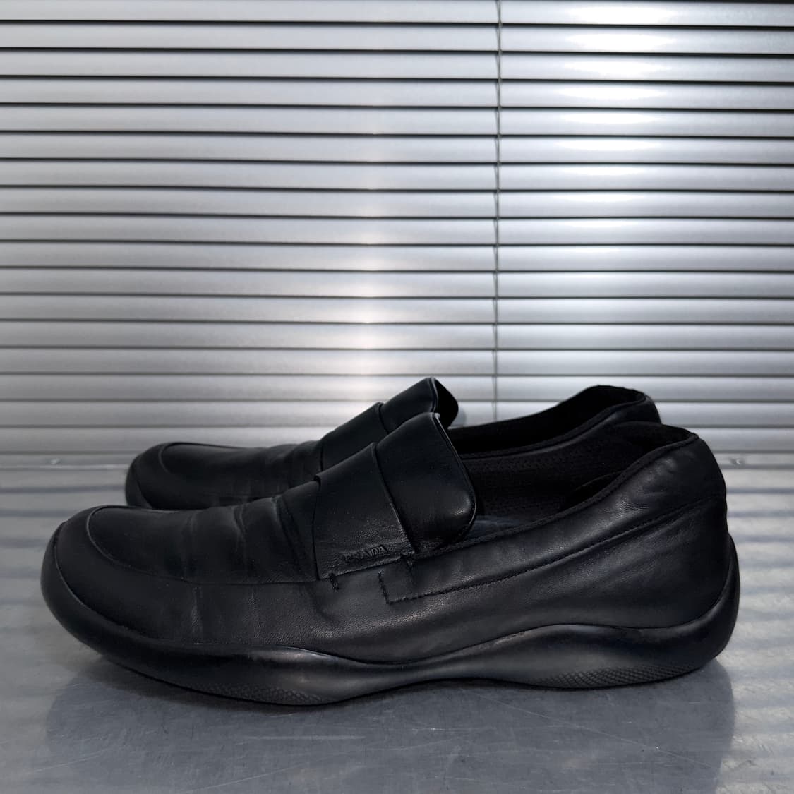 00s 프라다 스포츠 버클 로퍼 상품이미지2