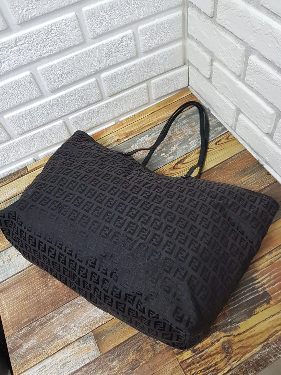 [정품] 펜디 주카 패브릭 쇼퍼백 상품이미지3