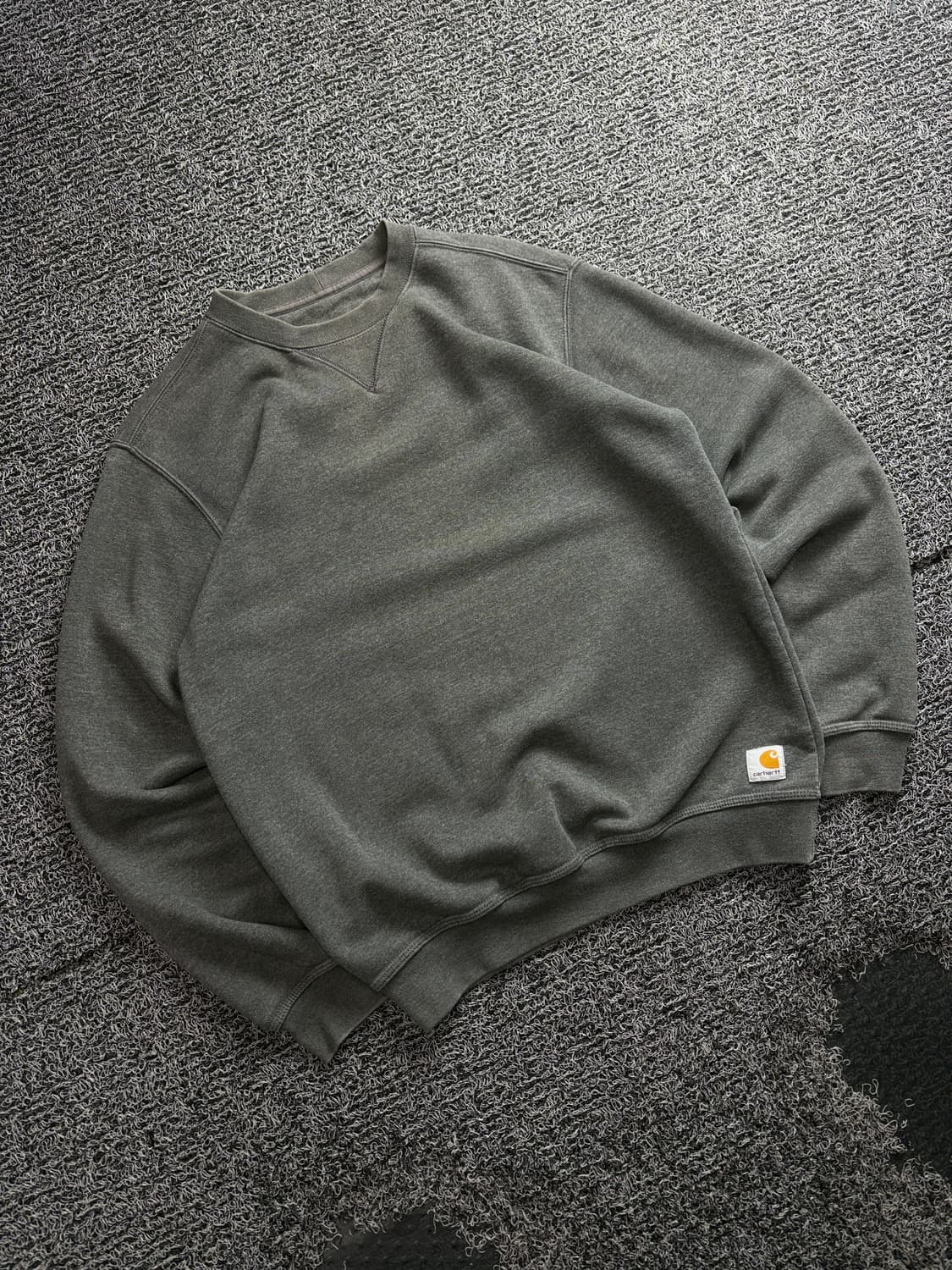 칼하트 WIP 시그니처 미니멀 크루넥 맨투맨 3912 상품이미지1