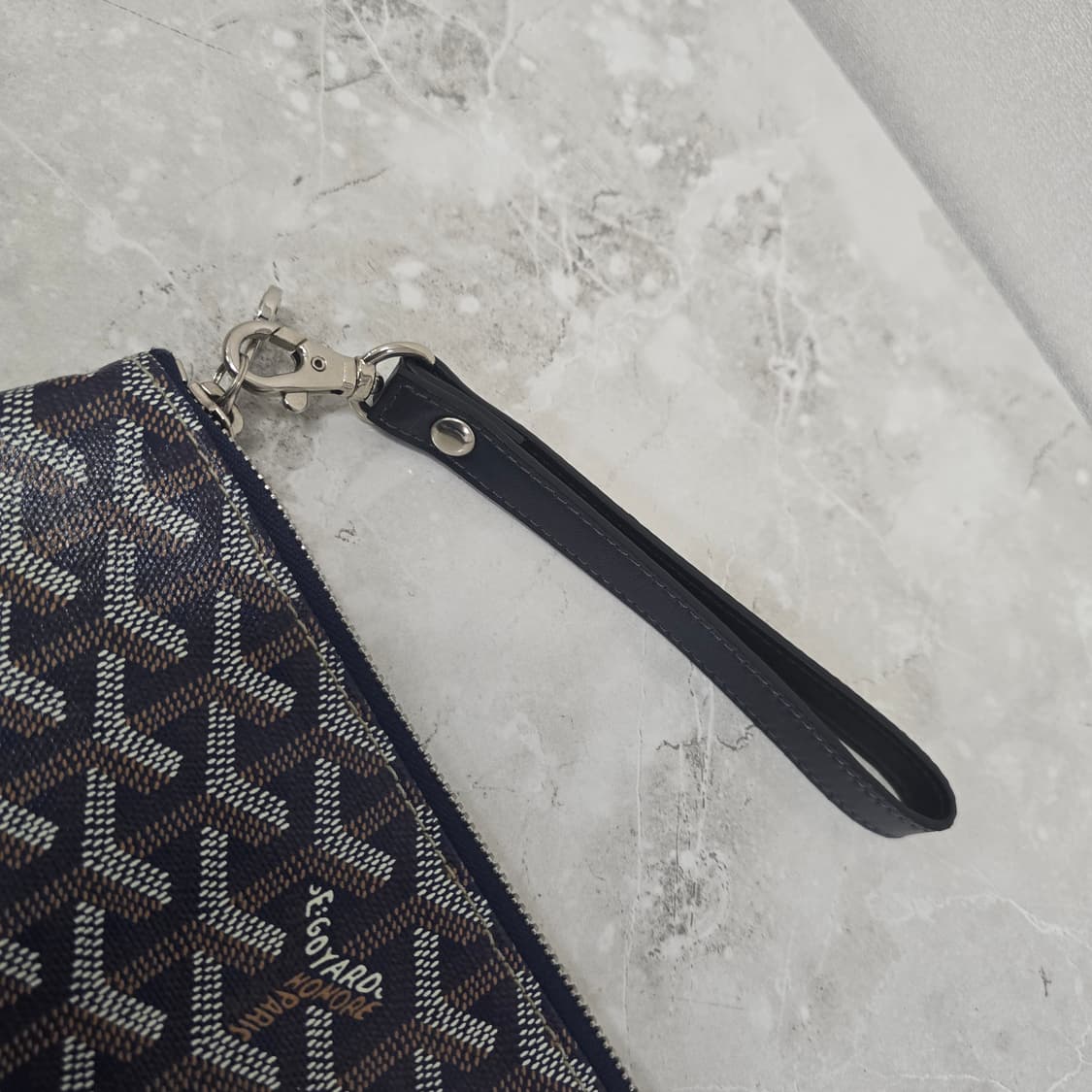 고야드 블루 마린 클러치백 GM사이즈 판매 상품이미지7