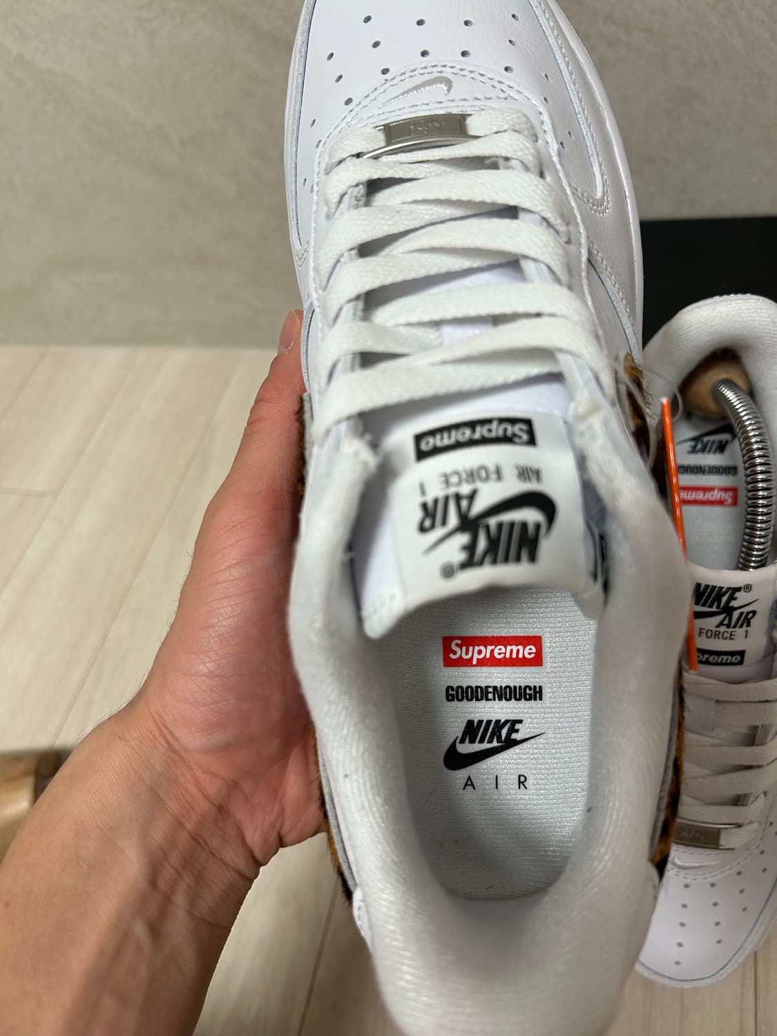 (245) 나이키x슈프림x굿이너프 에어포스1 상품이미지9