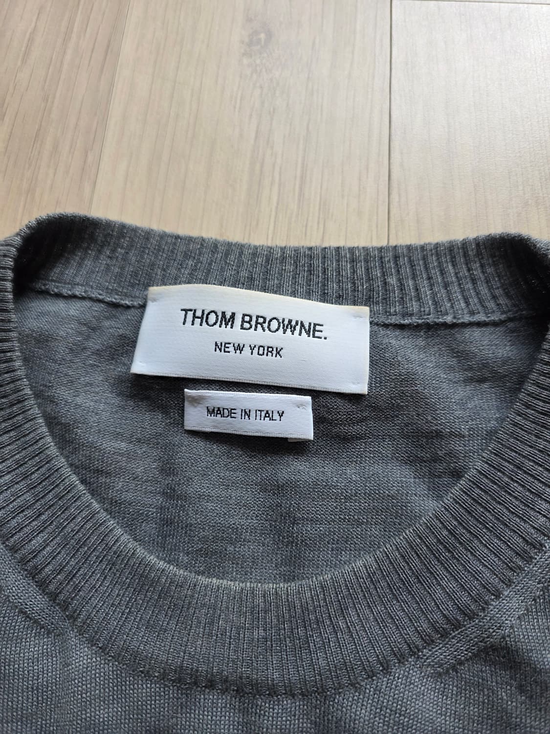 [새상품급,2]톰브라운 메리노울 니트 그레이 상품이미지3