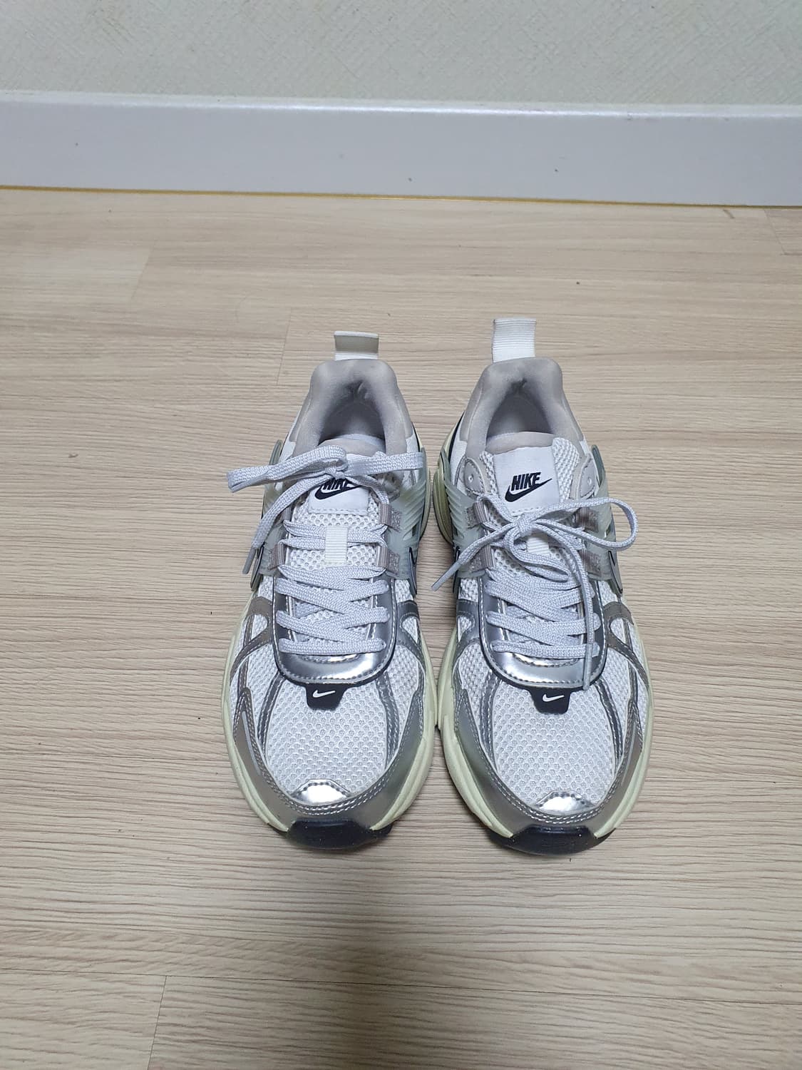 나이키 v2k 런 운동화 240 상품이미지2