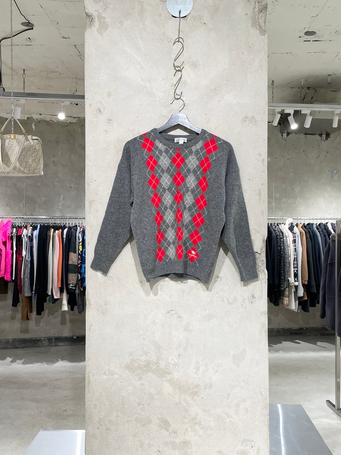 버버리 그레이 아가일 크루넥 램스울 니트 상품이미지1