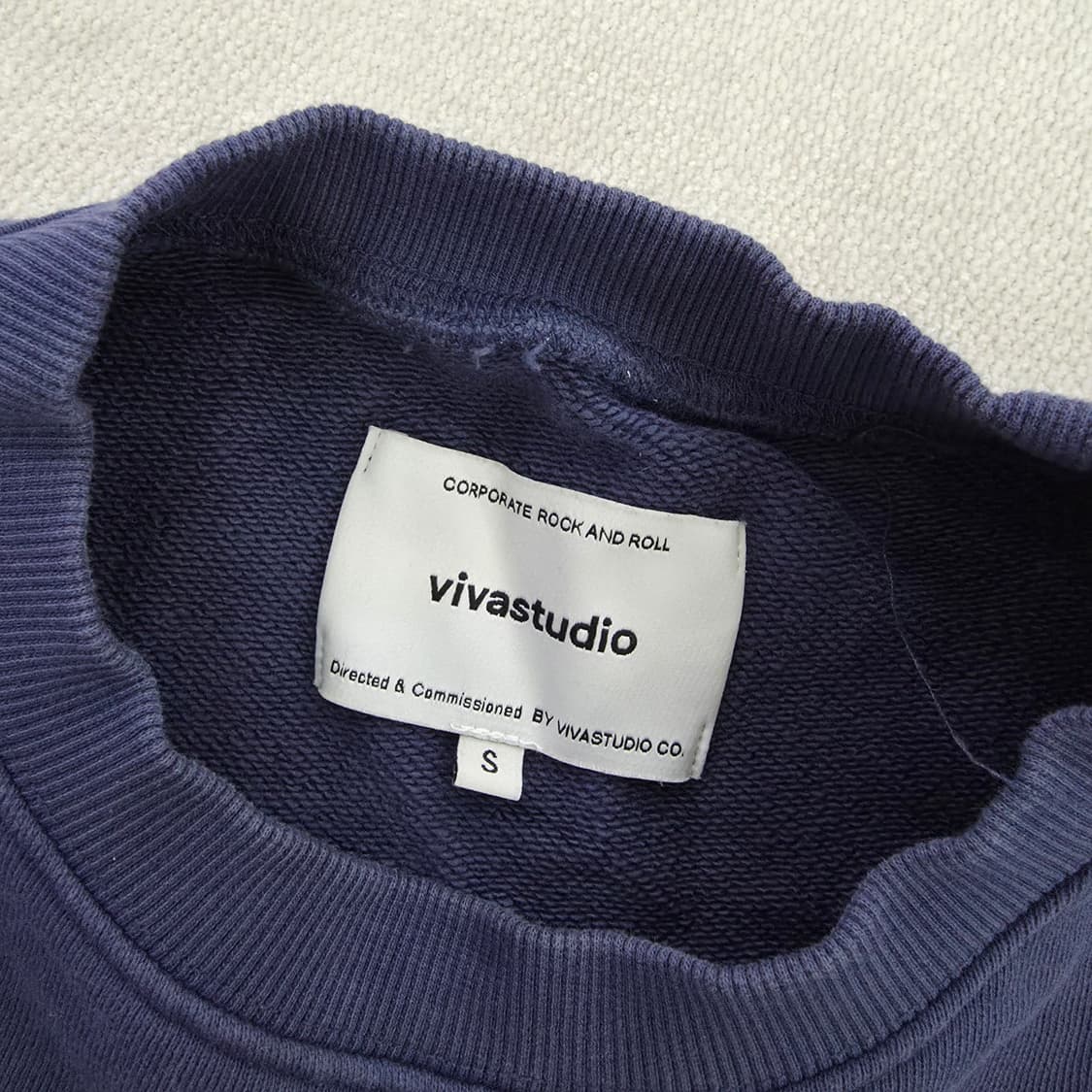 [S] 비바스튜디오 프린팅로고 라운드 맨투맨 긴팔티 1230J 상품이미지2