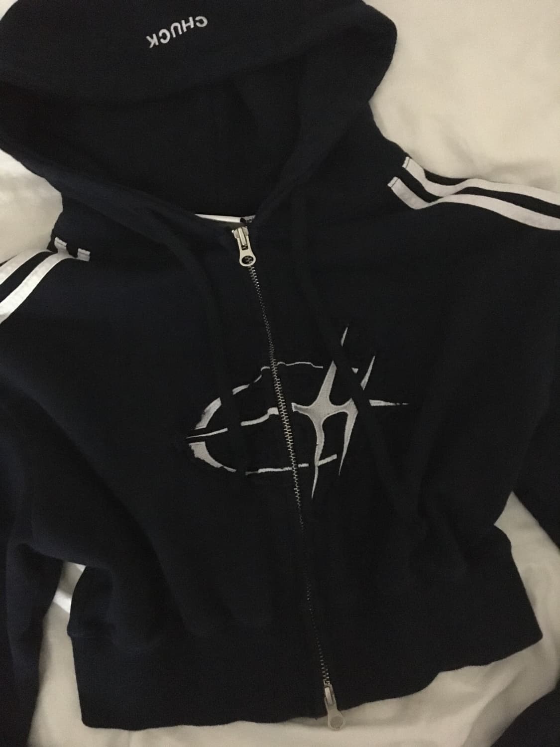 Chuck 네이비 크롭 후드집업 상품이미지1