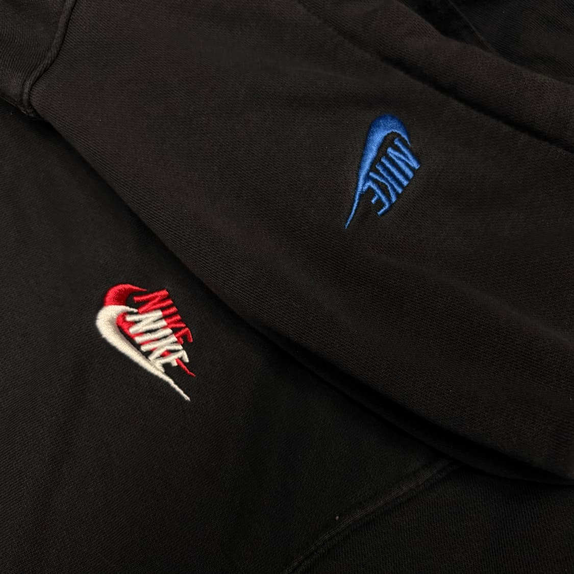 일본 나이키 아카이브 한정 스우시 로고 레이어드 디테일 블랙 후드티  상품이미지2