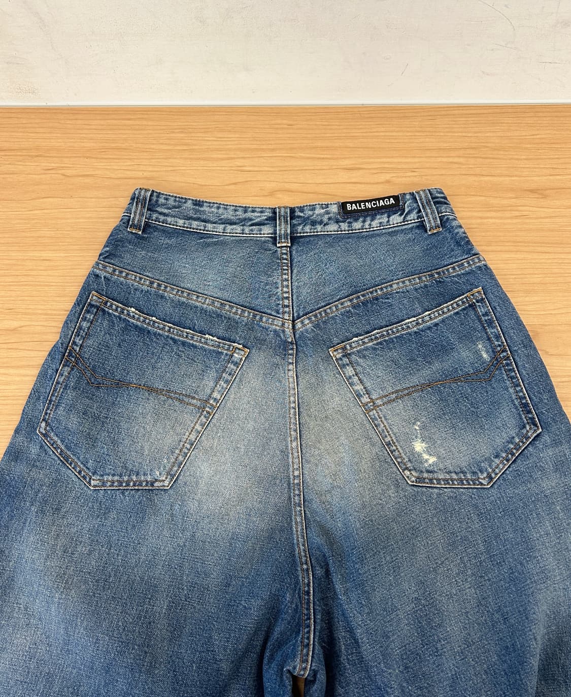 발렌시아가 풀업 데님 중청 상품이미지4