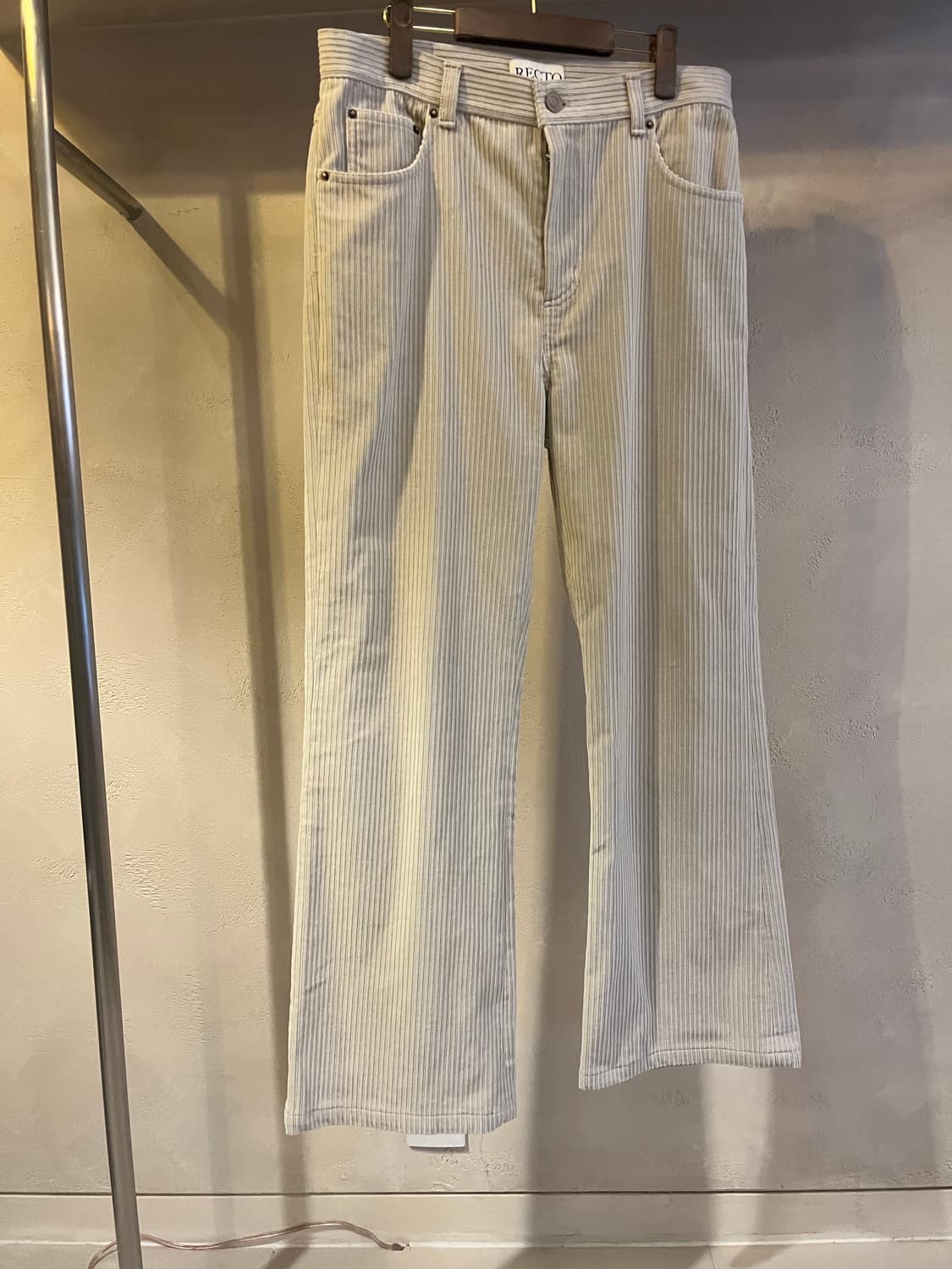 렉토 코듀로이 플레어팬츠 아이보리 상품이미지1