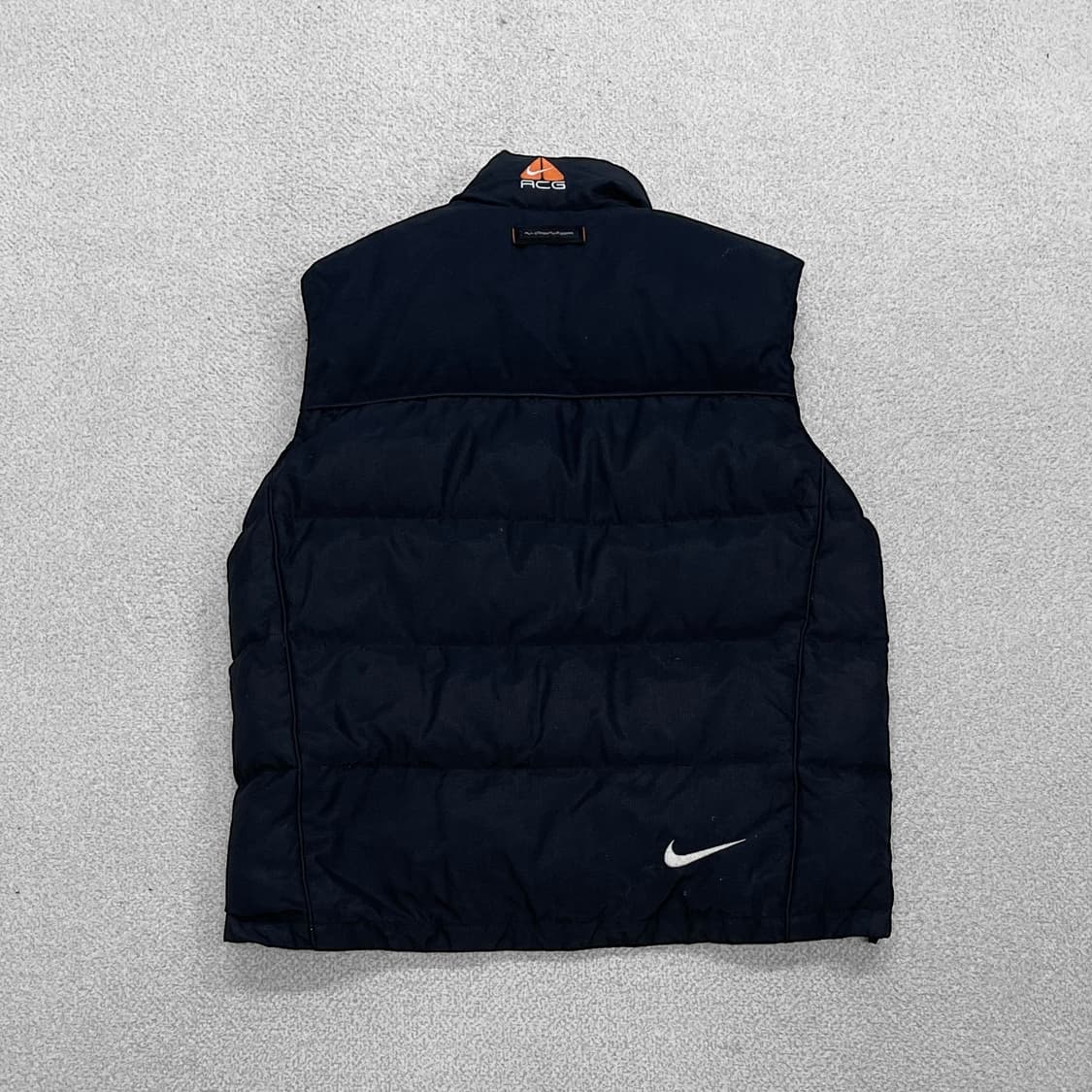 나이키 ACG 00s 스우시 덕 다운 조끼 패딩 블랙 상품이미지2