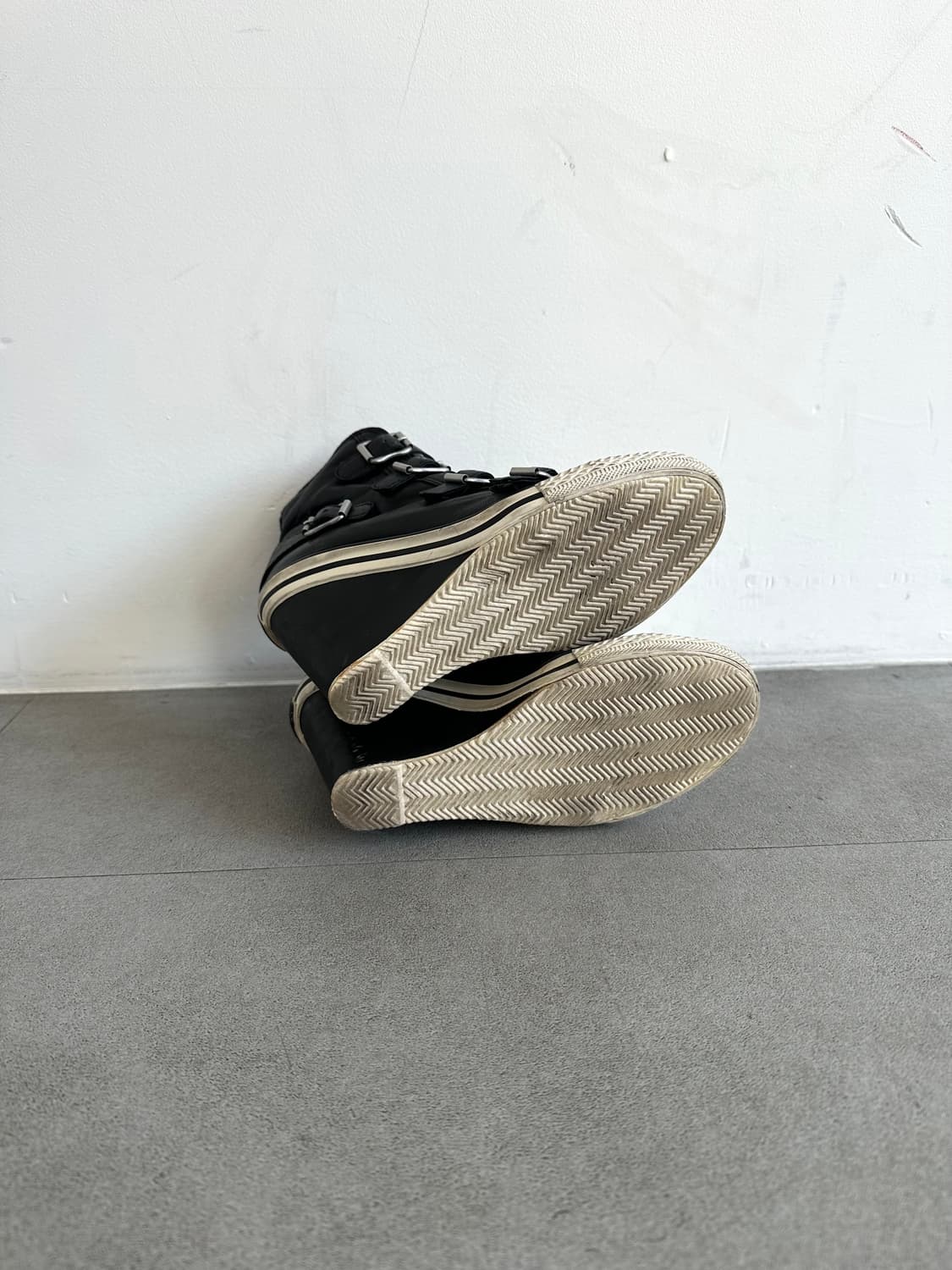 Ash 블랙 버클 레더 웨지 스니커즈 상품이미지6