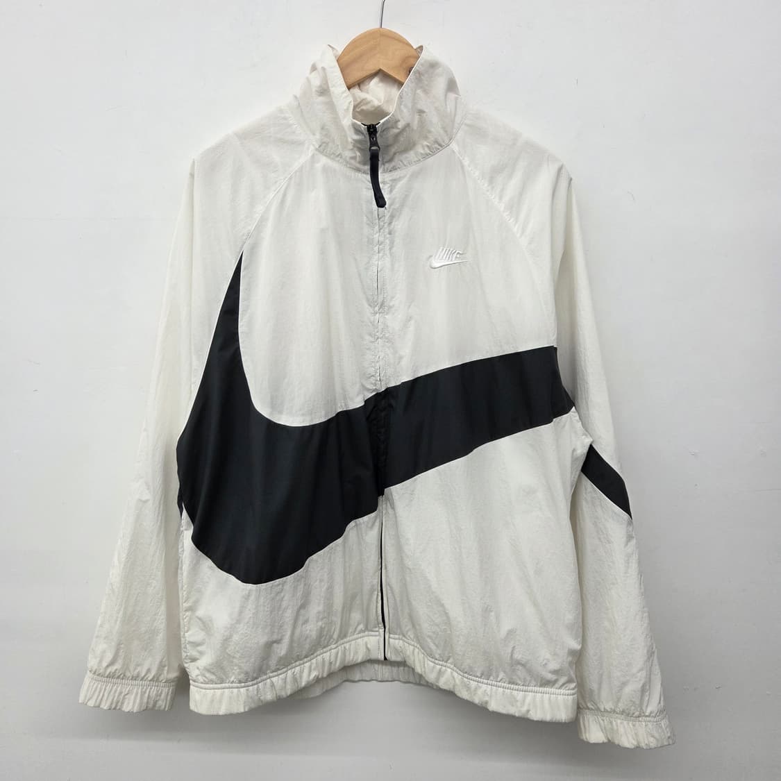 나이키 빅스우시 바람막이 화이트 블랙 여L 상품이미지2