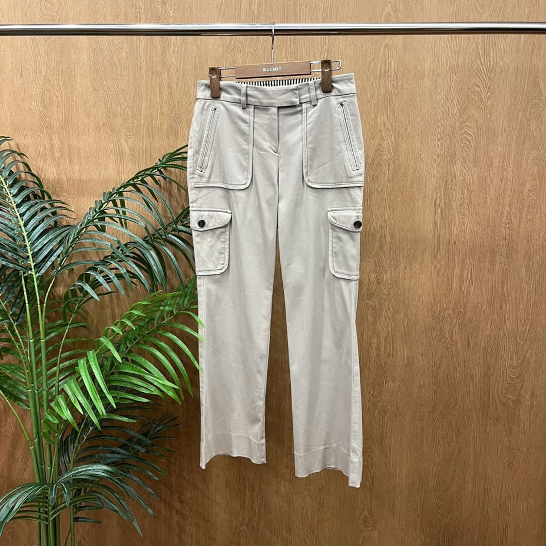 랑방 카고 팬츠 플랩 포켓 디테일 스트레이트핏 크림 베이지 상품이미지1