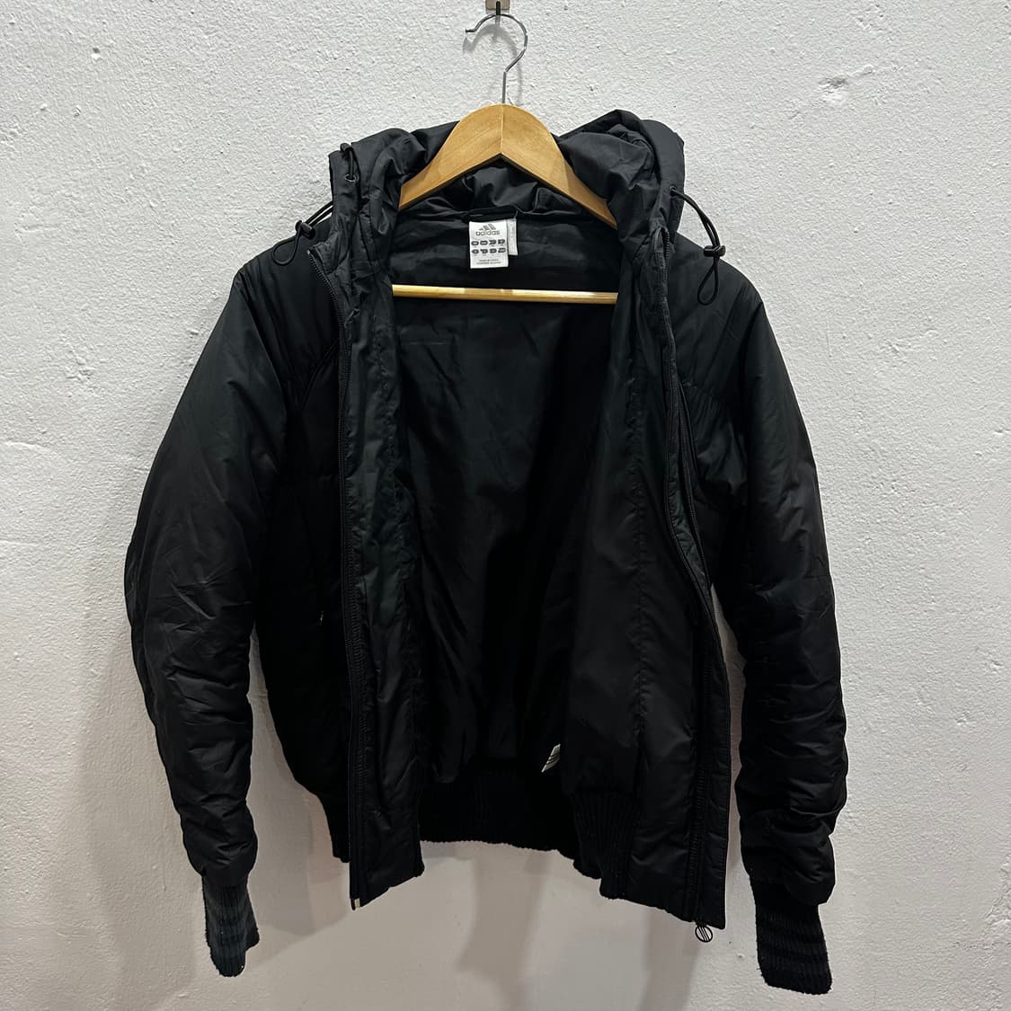 아디다스 블렉 푸퍼 다운 숏패딩M 상품이미지4