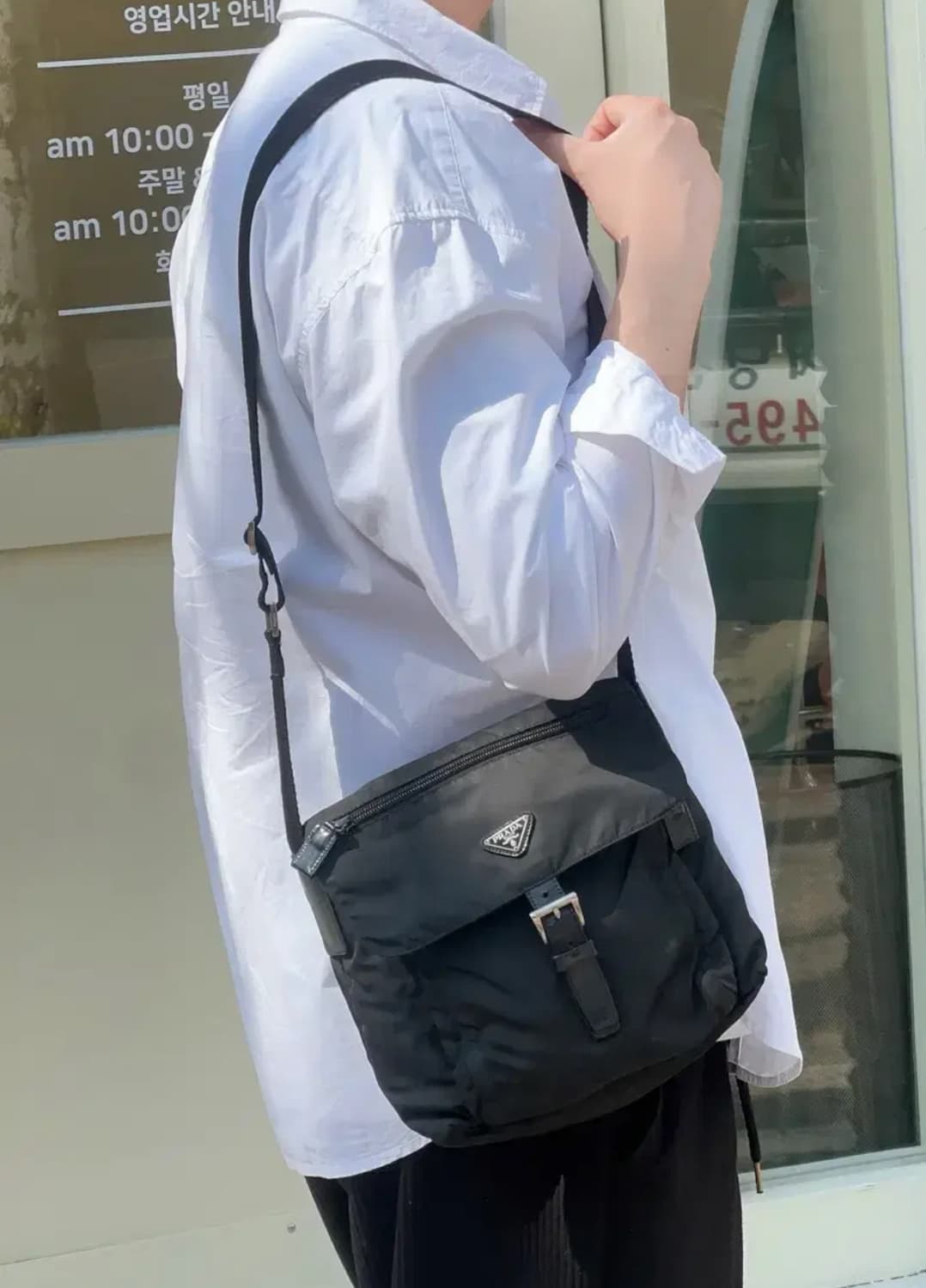 프라다 포코노 나일론 버클 크로스백 주우재백 상품이미지6