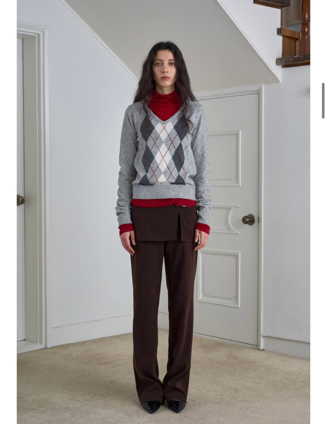 Symmetric percent v-neck knit 상품이미지2