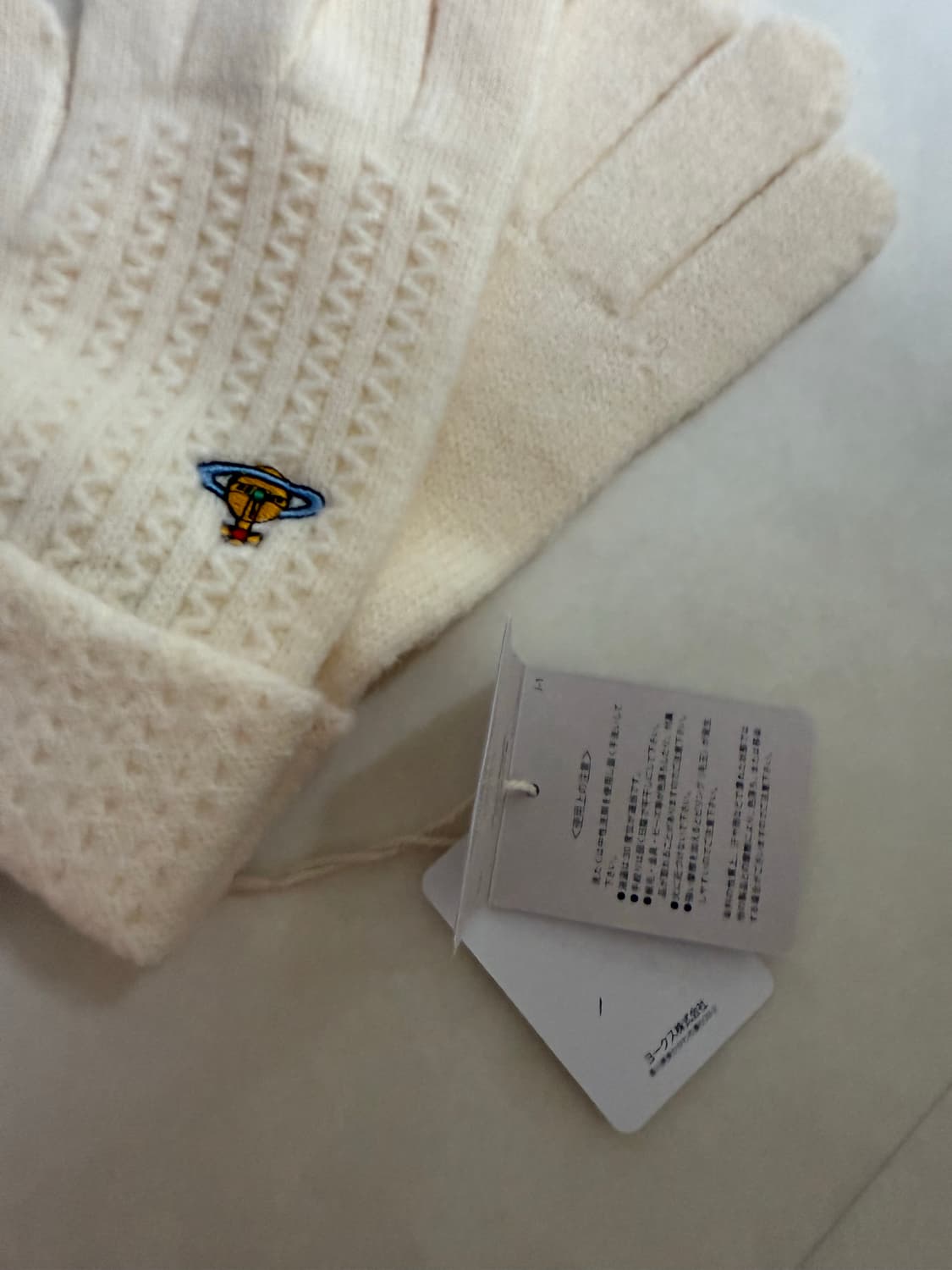 비비안 웨스트우드 니트 장갑 (아이보리) 상품이미지4