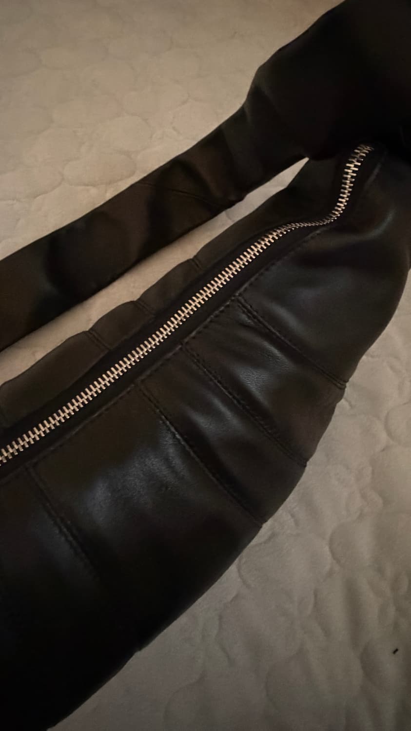 르메르 크로아상백 블랙 나파 M 사이즈 팝니다 상품이미지5