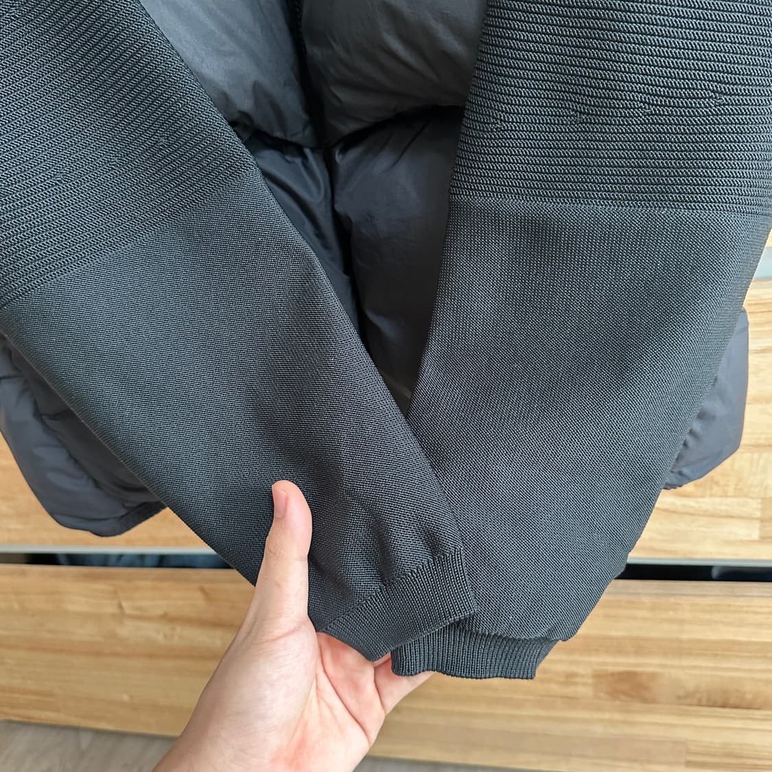 몽클레어 빅로고 니트패딩 XL 블랙 상품이미지5