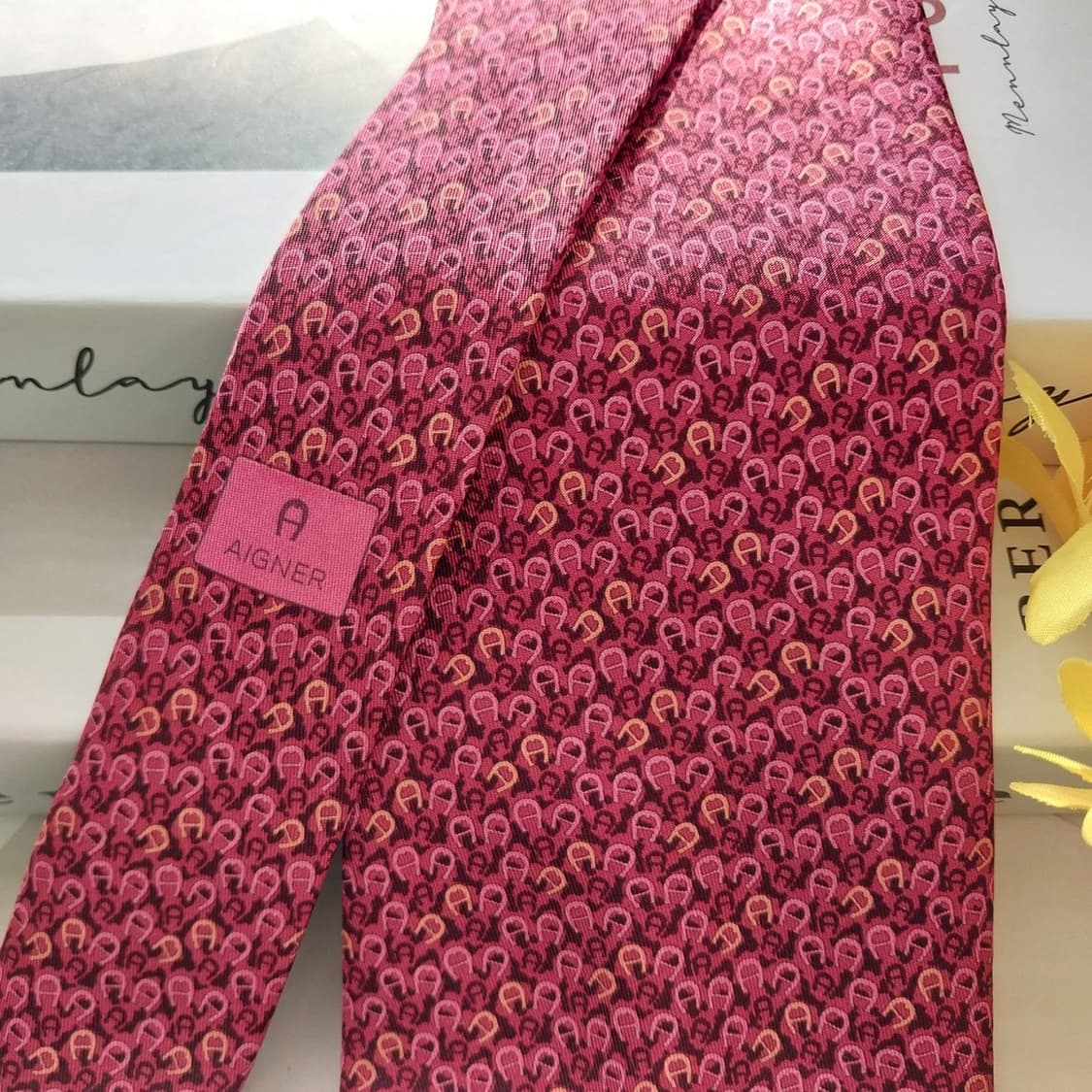 아이그너 실크 진핑크 로고 패턴 넥타이 9.6cm A+등급 K1411
 상품이미지2