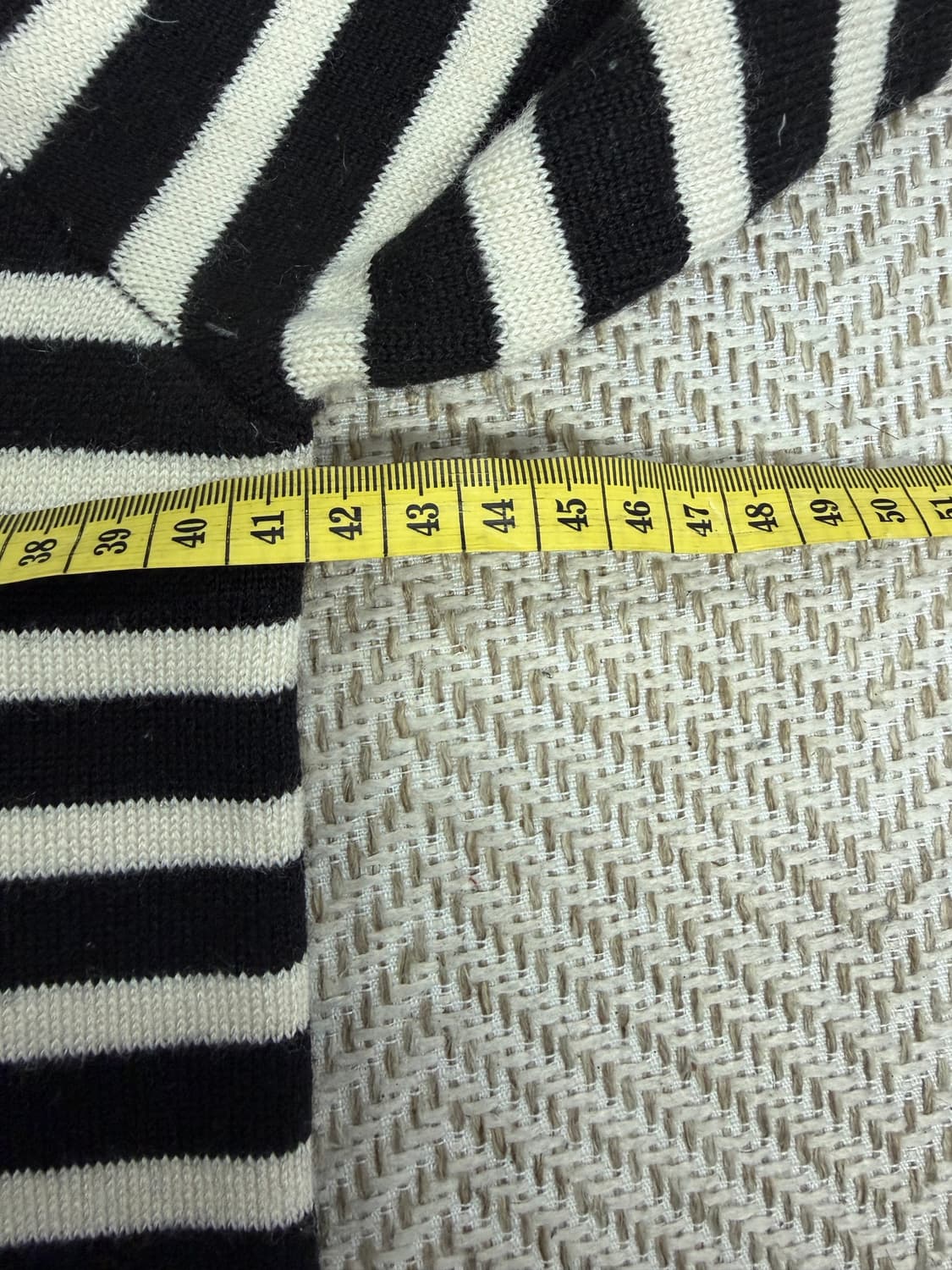 정품) 산드로 여성 블랙 화이트 스트라이프 니트 2 상품이미지8