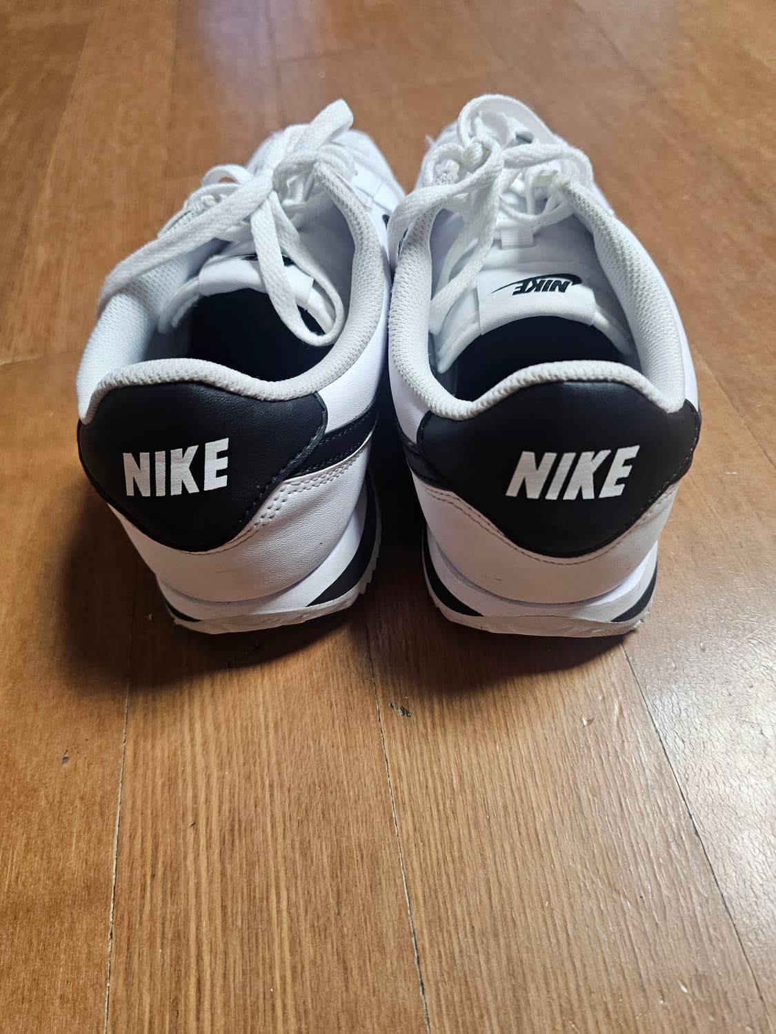 나이키 코르테즈 흰검 240mm 상품이미지3