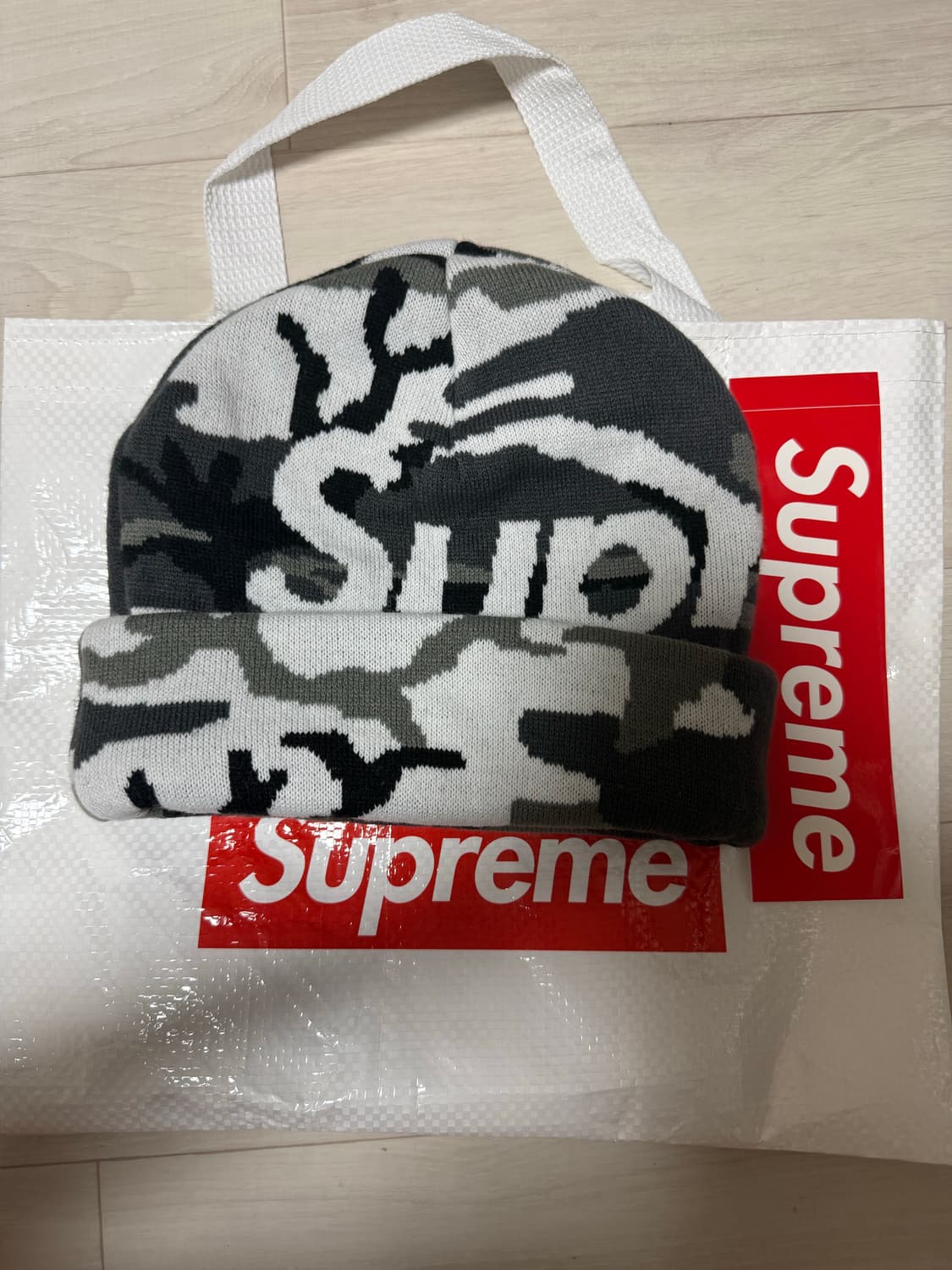 슈프림 빅로고 비니 상품이미지3