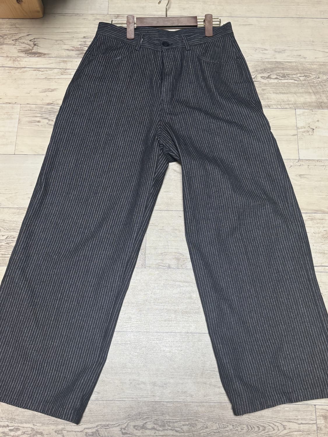 헬름 스트라이프 팬츠 상품이미지3