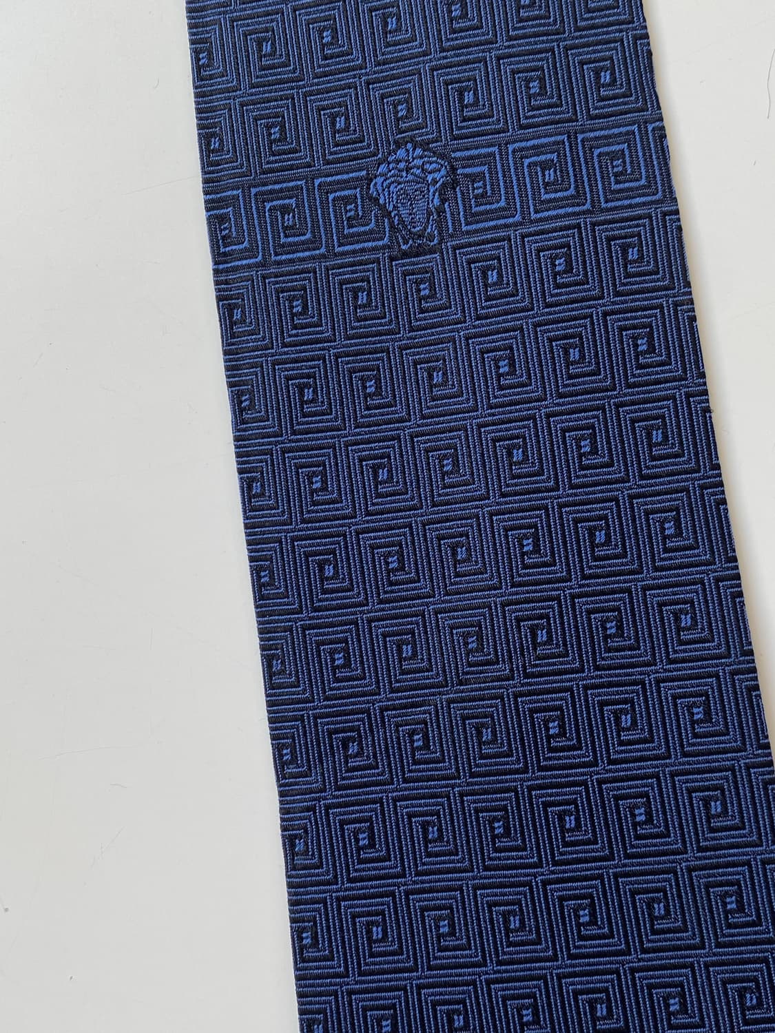 Versace 베르사체 정품 명품 심플로고 넥타이 7.8cm 상품이미지9