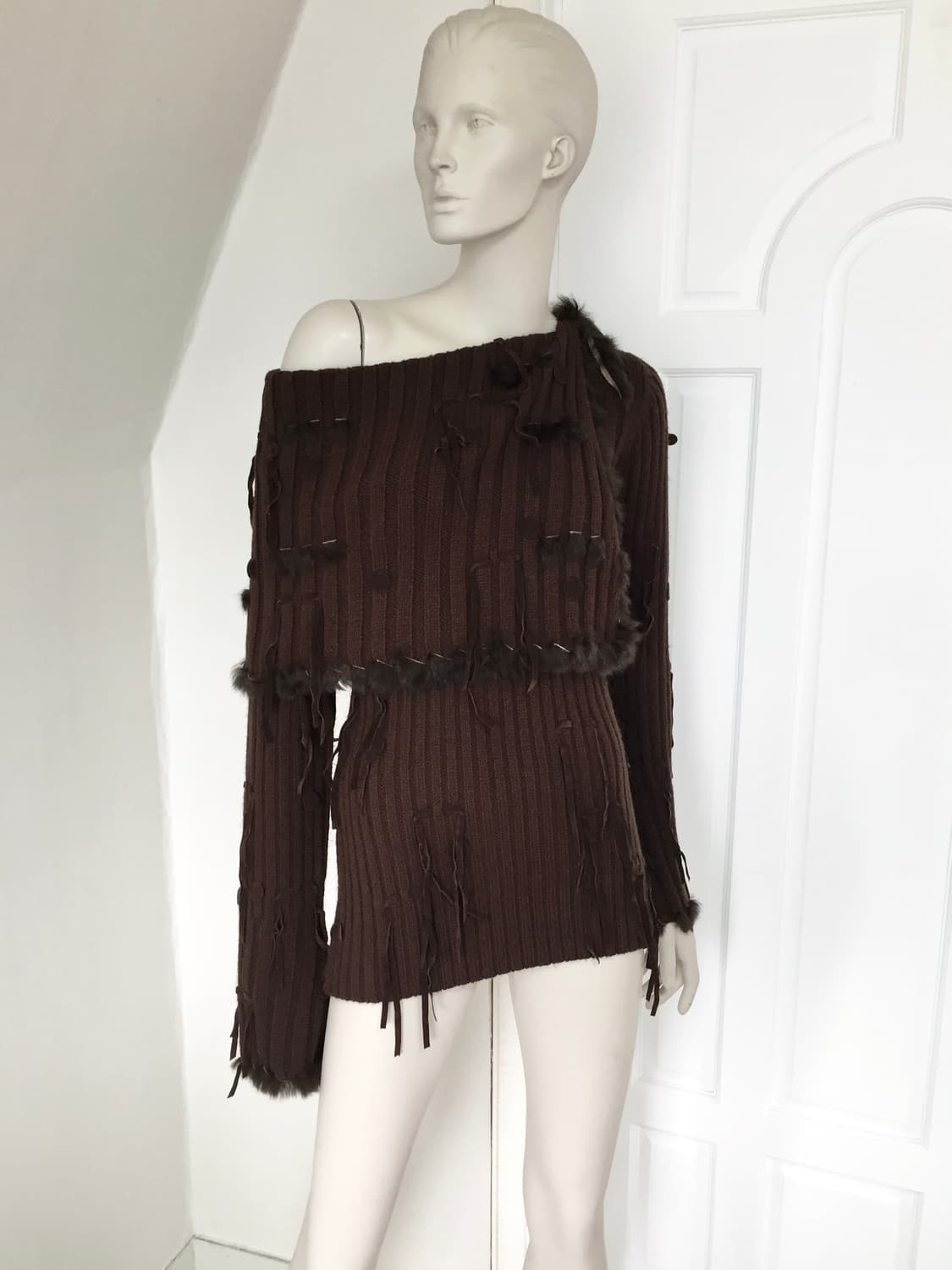 Morgan Fur-Trimmed Off-Shoulder Sweater 상품이미지1