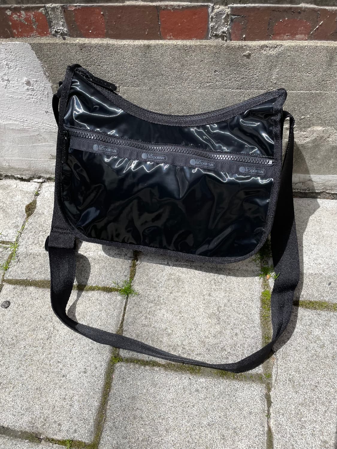 Lesportsac 레스포삭 유광 크로스백 상품이미지2